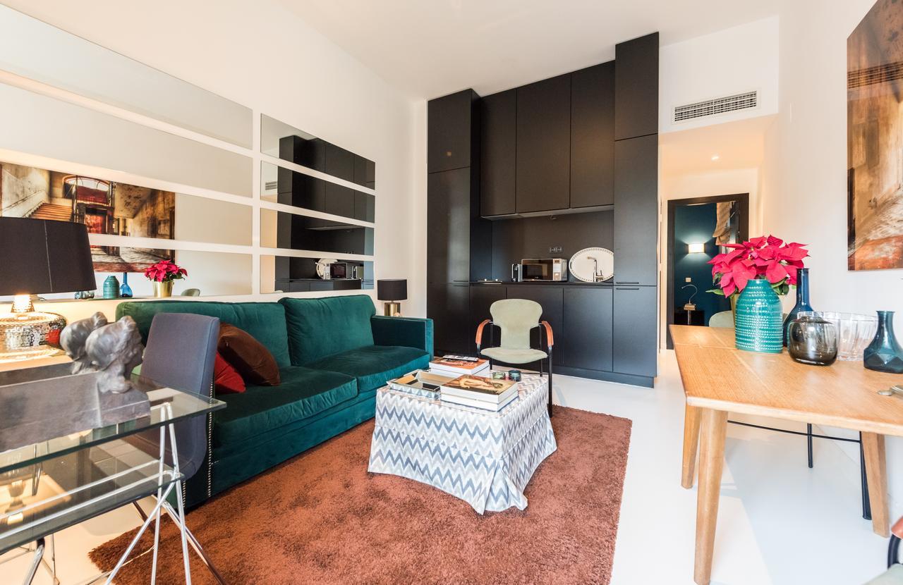 Plaza Santa Ana Apartment Madrid Exterior photo